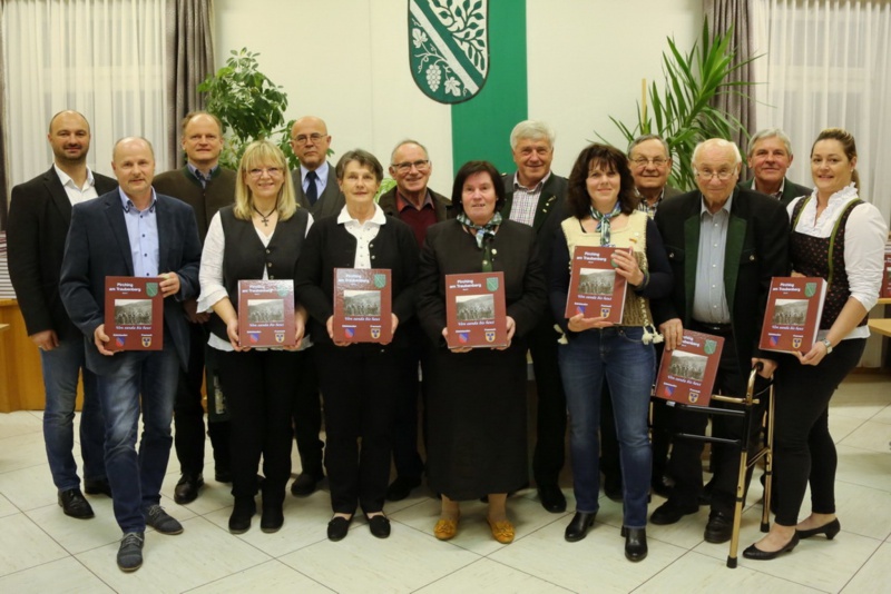 Datei:AT pirching-am-traubenberg3.jpg