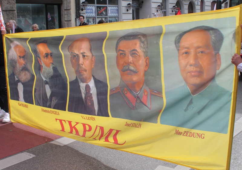 Datei:DEM 2024-05-01-partizan-transpi.jpg