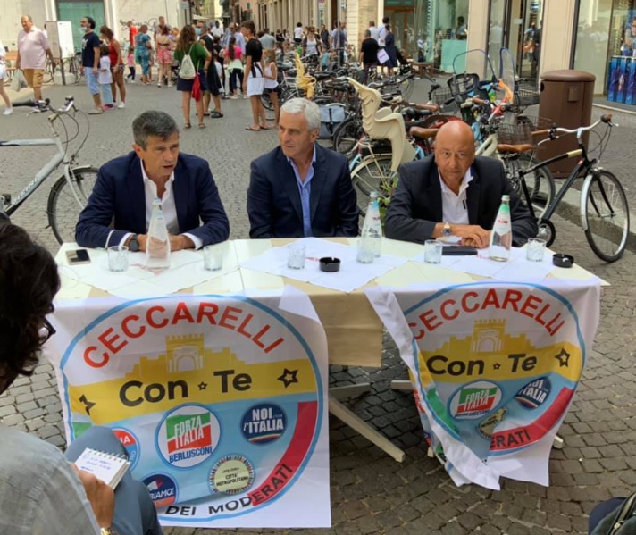 Datei:POL IT ceccarelli-con-te1.jpg