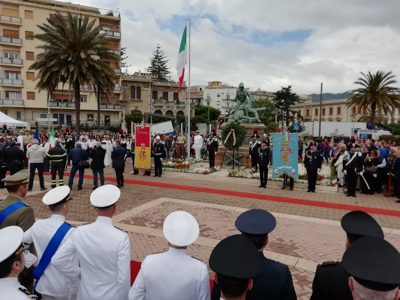 Datei:IT messina-g2etal.jpg